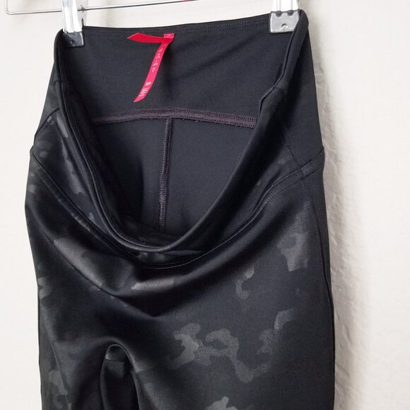 SPANX Faux Leather Camo Legging S High Waist Stretchy Disco Pants Black Slimming - Picture 8 of 10